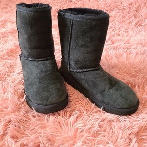 Children's UGG boots